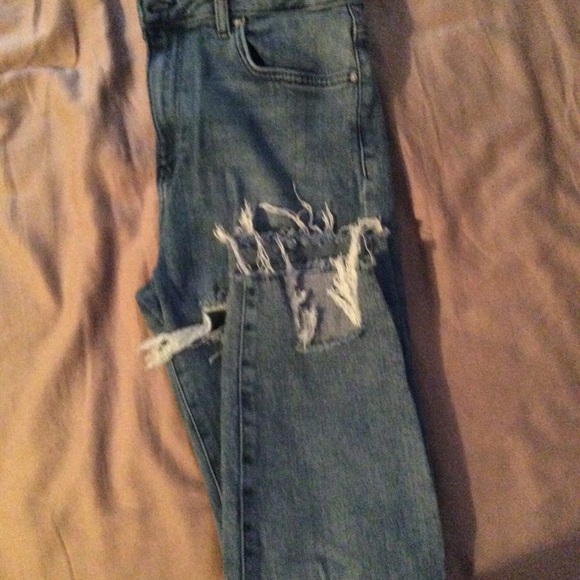 Distressed Jeans - Picture 4 of 7